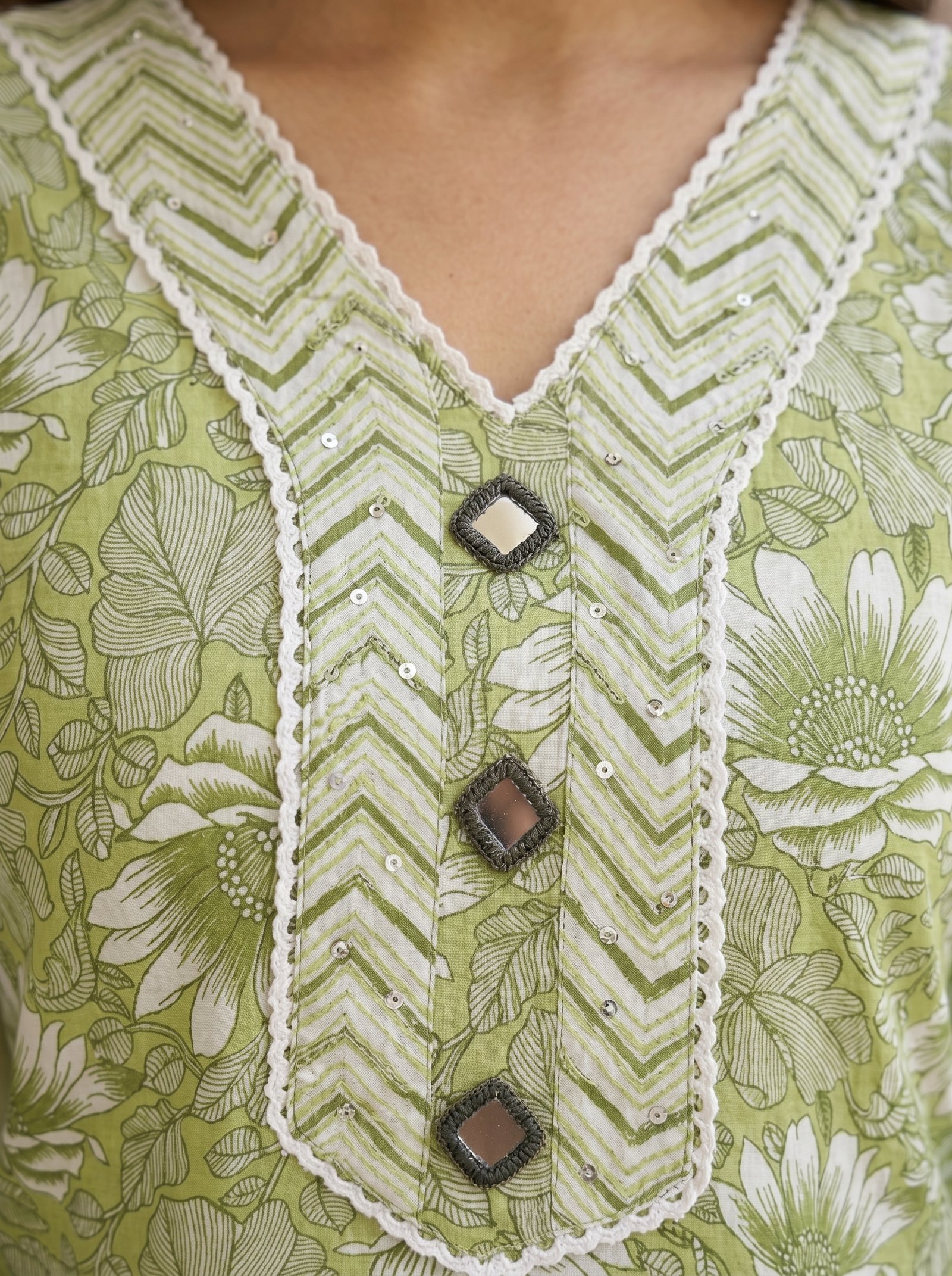 CLOSE_UP_PRODUCT_DETAIL_202606102254